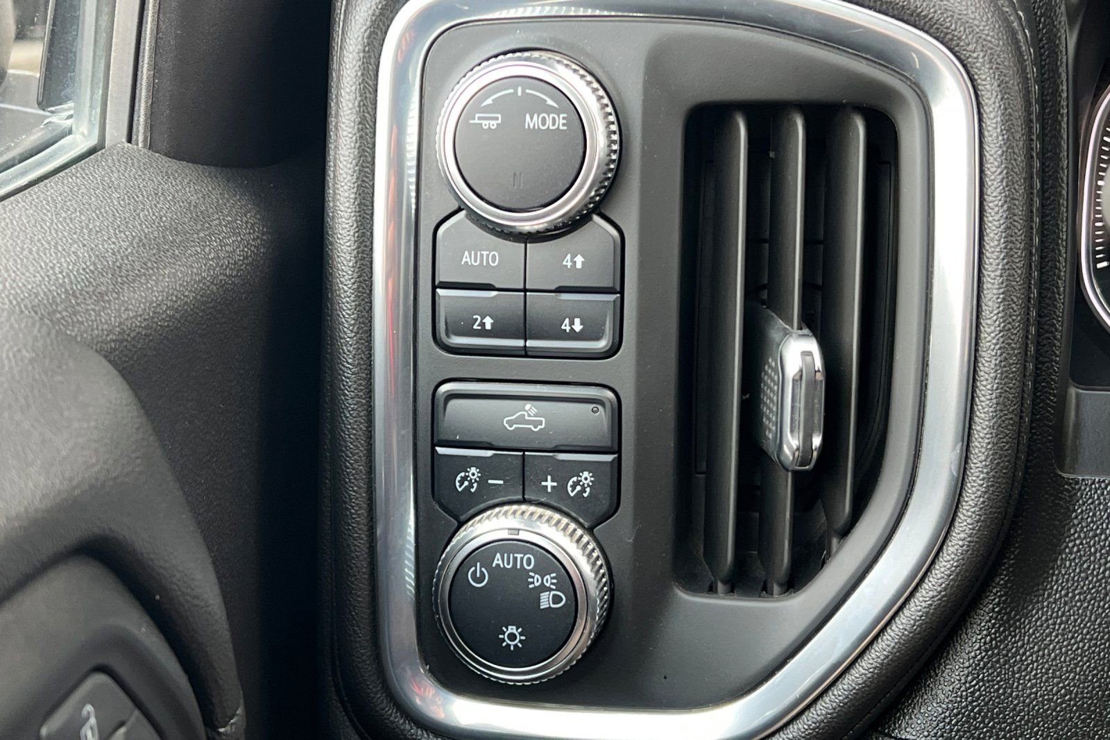 Used 2022 GMC Sierra 1500 SLE image 35