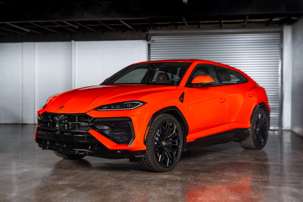 Used 2025 Lamborghini Urus SE AWD/4WD image 7
