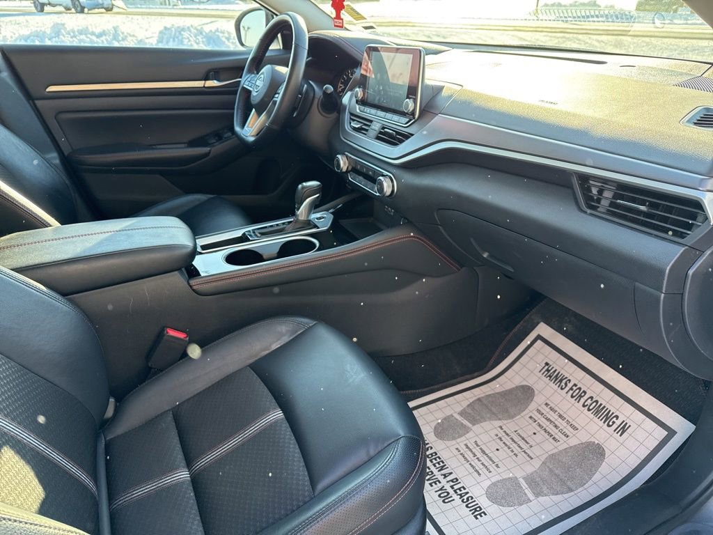 Used 2025 Nissan Altima 2.5 SR image 34