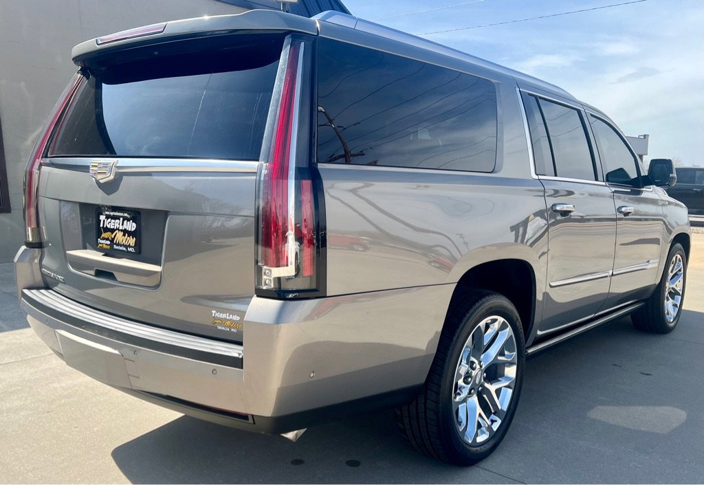 Used 2017 Cadillac Escalade ESV Platinum image 7