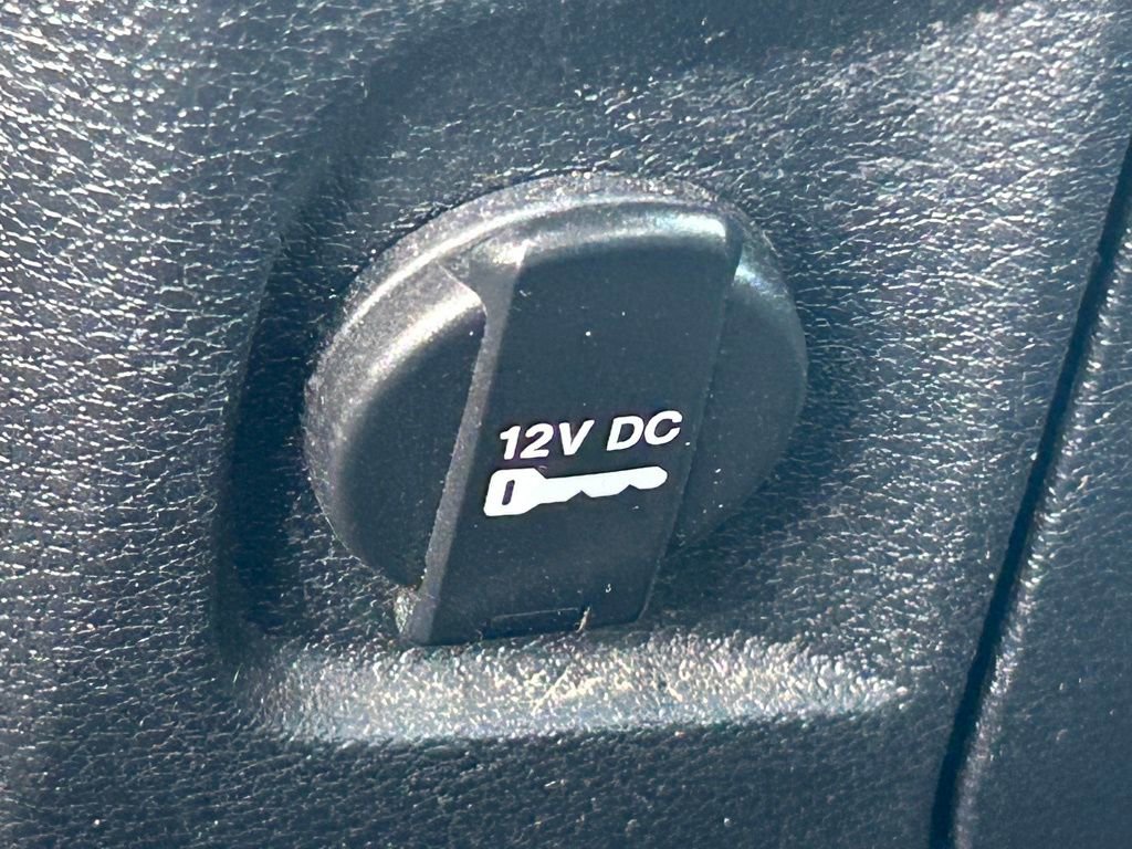 Used 2018 RAM 1500 Classic SLT AWD/4WD image 18