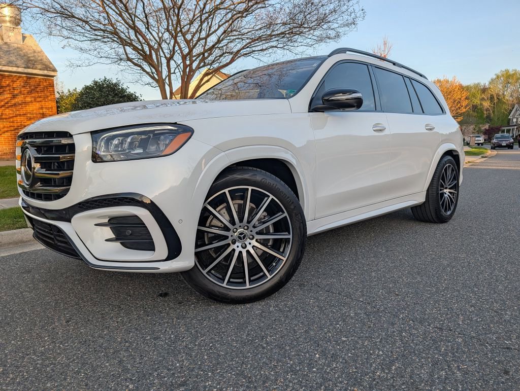 Used 2026 Mercedes-Benz GLS 450 4MATIC image 1