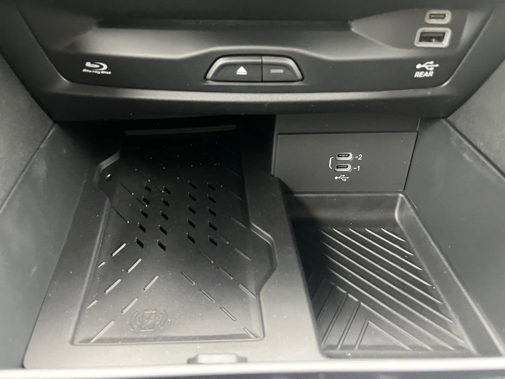 New 2026 Chrysler Pacifica Limited image 6