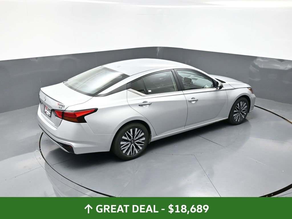 Used 2024 Nissan Altima 2.5 SV image 40