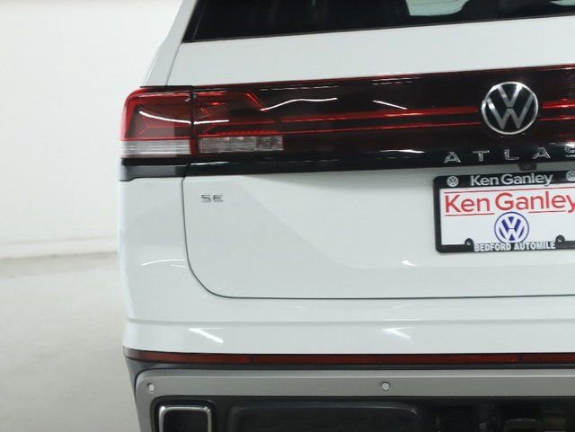 Used 2025 Volkswagen Atlas Peak Edition SE AWD/4WD image 47
