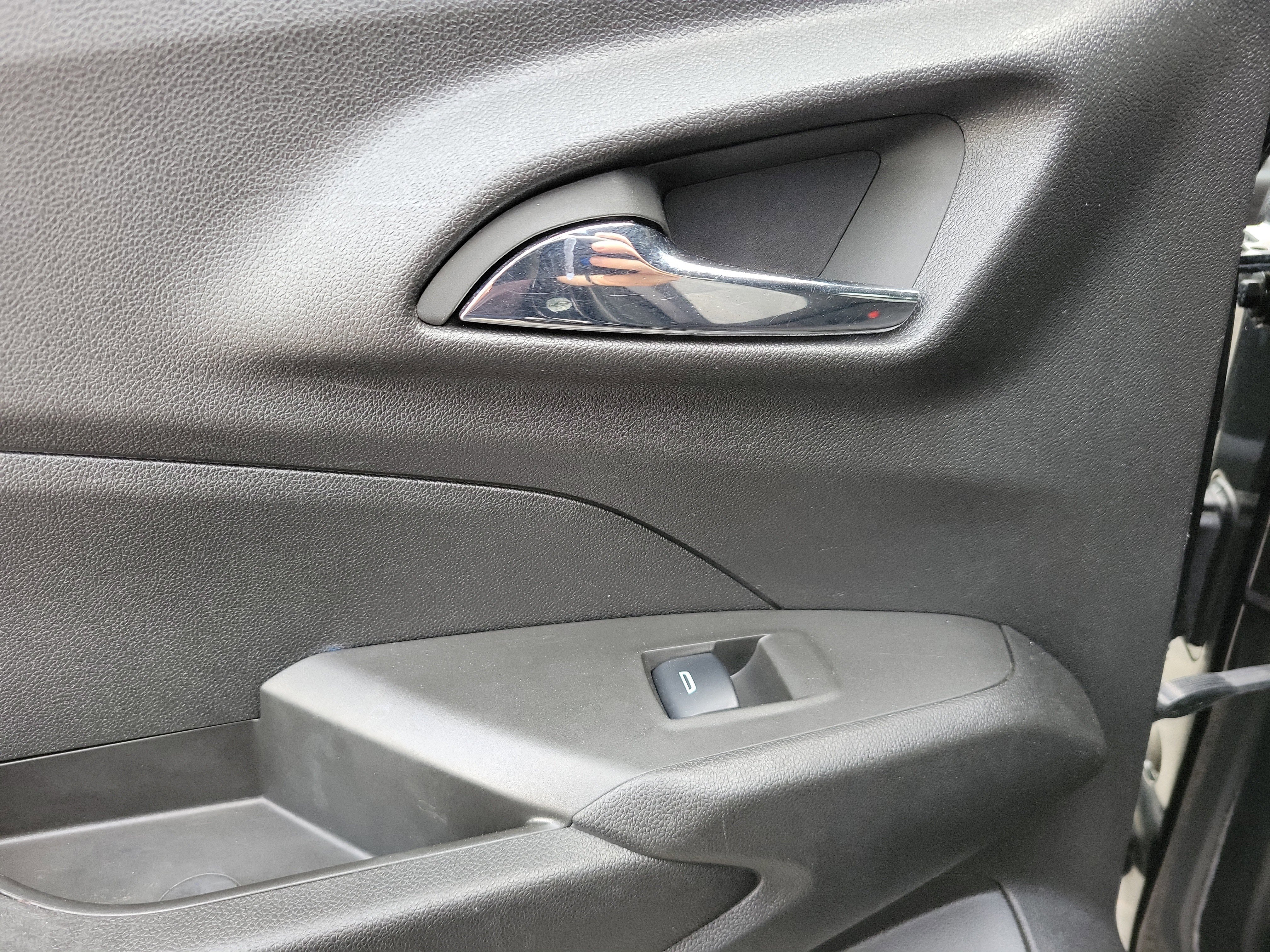 Used 2024 Chevrolet Trax RS w/ Driver Confidence Package image 25