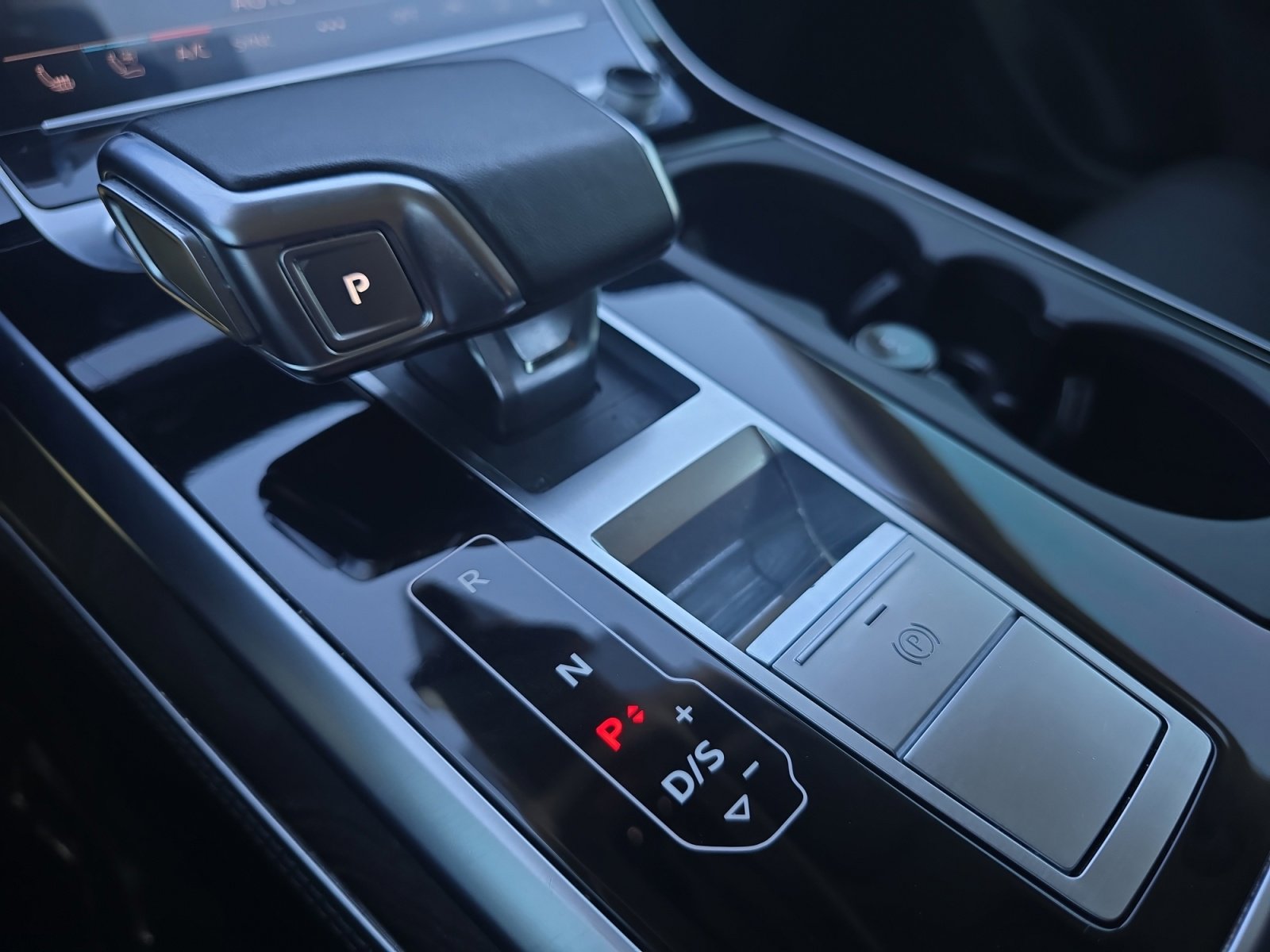 Used 2020 Audi Q8 Prestige image 22