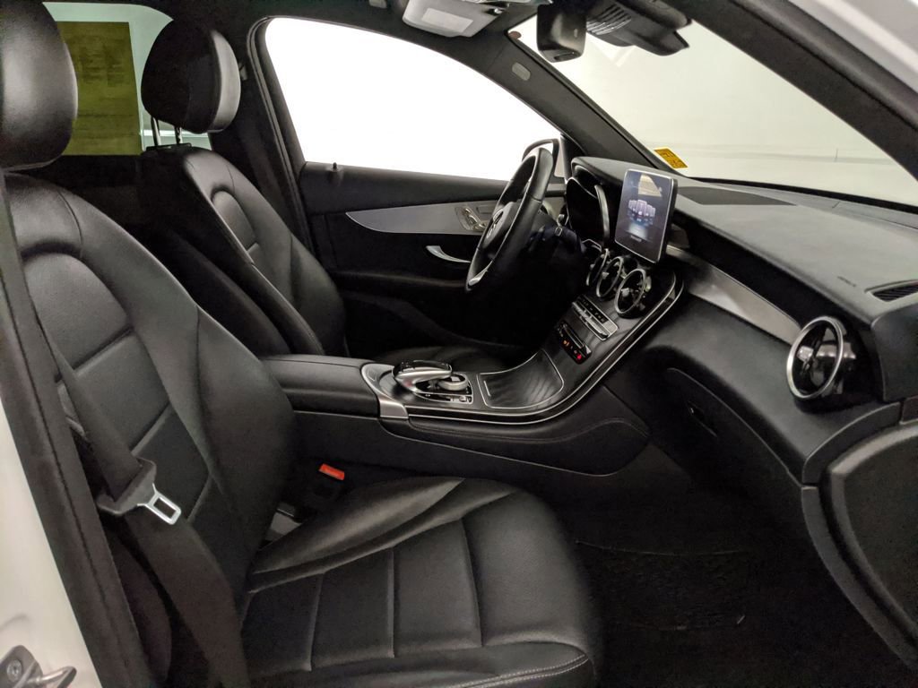 Used 2019 Mercedes-Benz GLC 300 4MATIC image 26