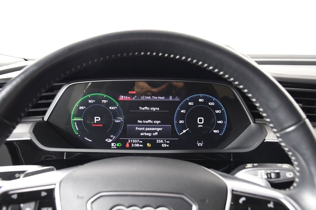 Used 2021 Audi e-tron Prestige w/ Prestige Package image 29