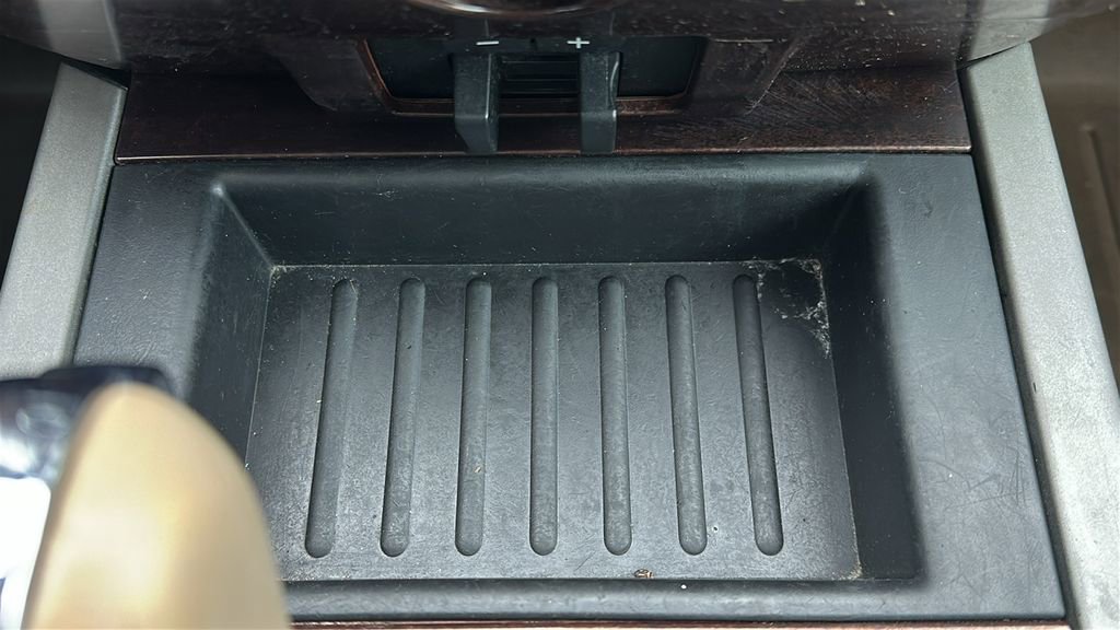 Used 2014 Ford Expedition XLT w/ Equipment Group 202A RWD image 26