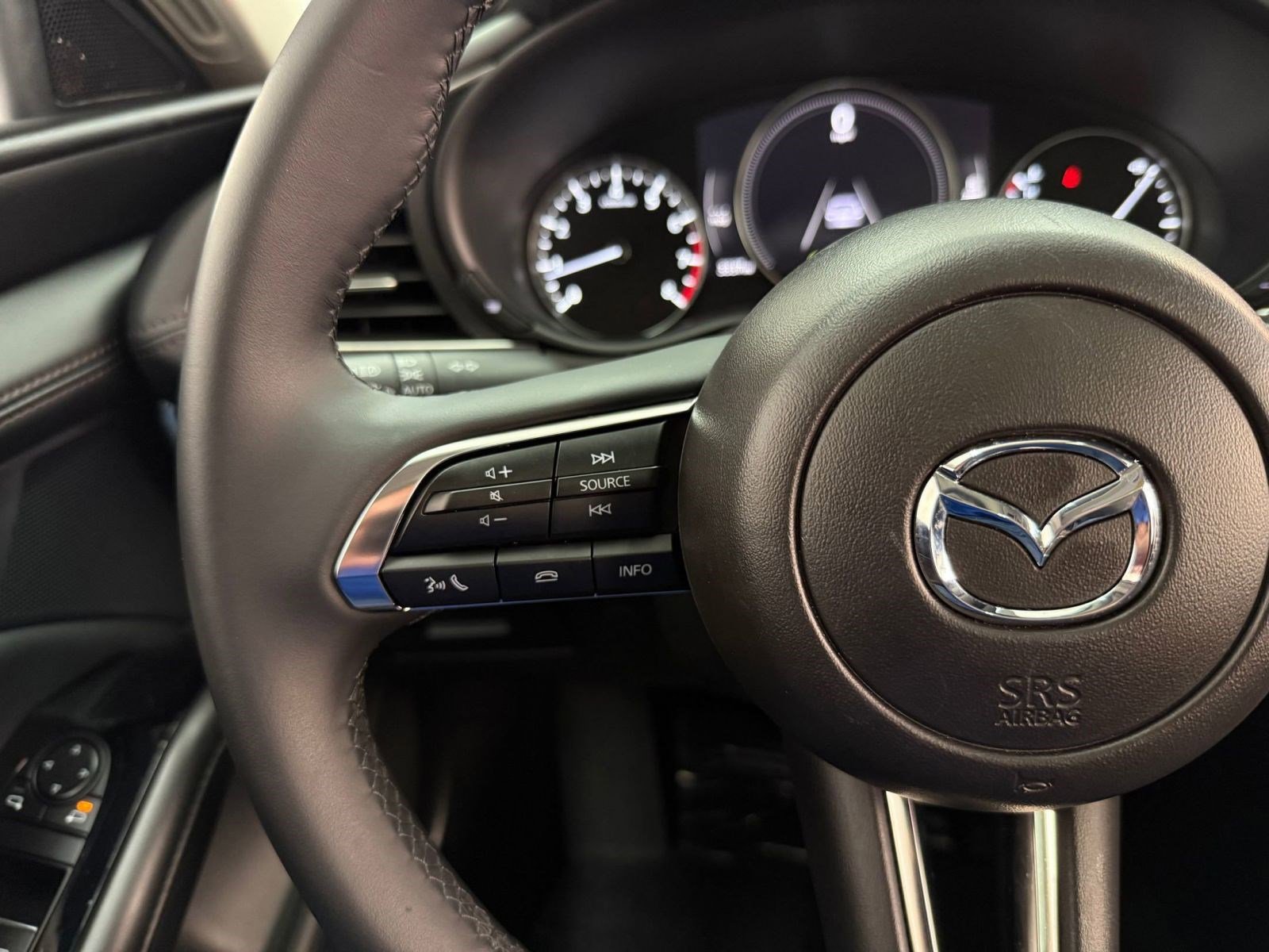 Used 2025 MAZDA MAZDA3 s image 15