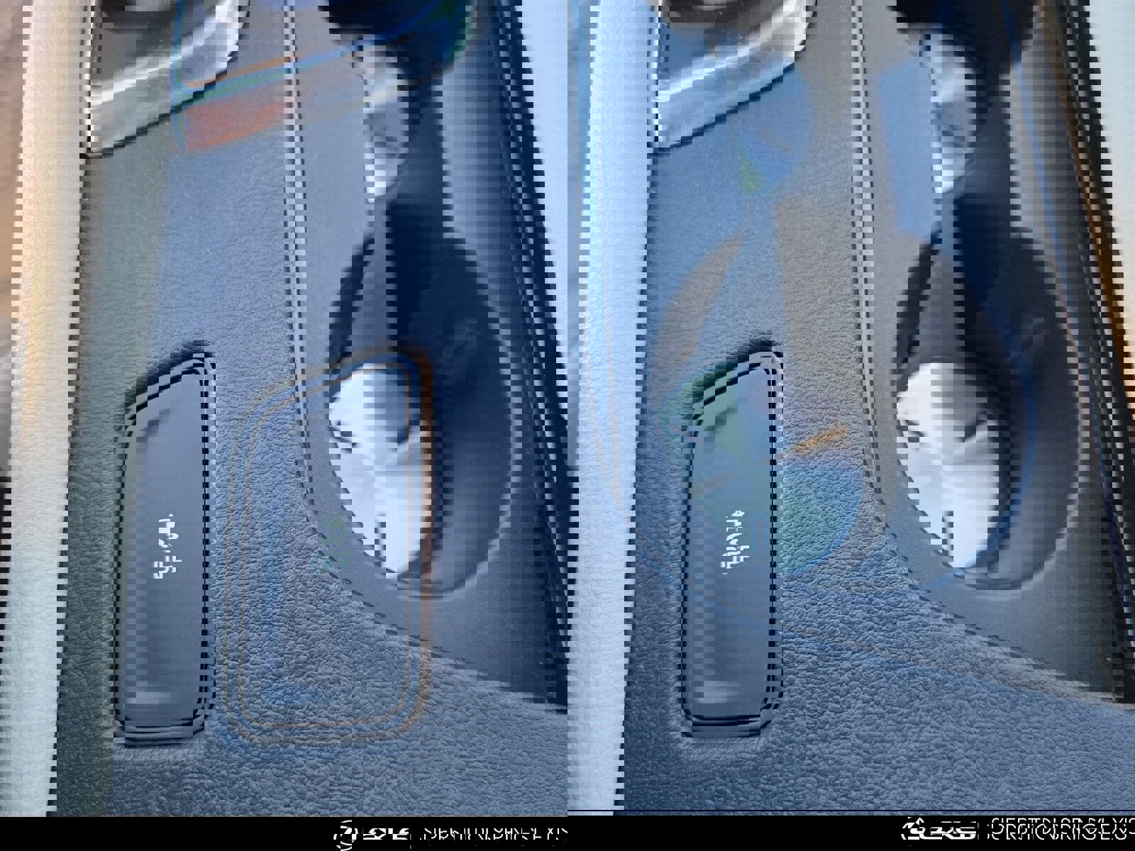 Used 2018 Cadillac XT5 Luxury w/ Driver Awareness Package image 21