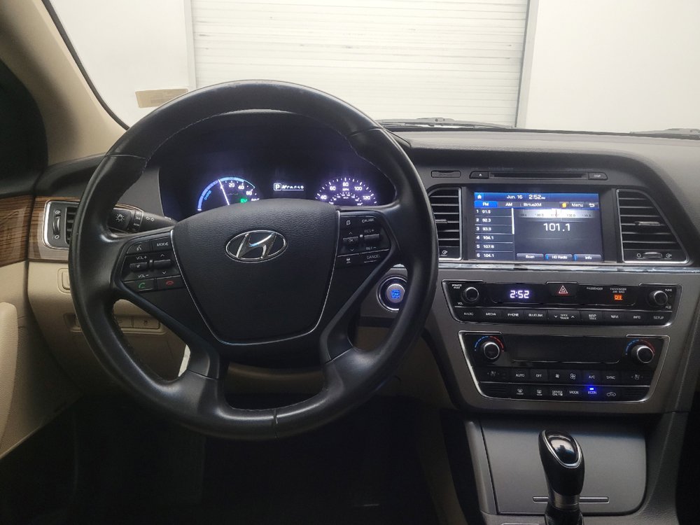 Used 2017 Hyundai Sonata Limited w/ Ultimate Package 02 FWD image 22
