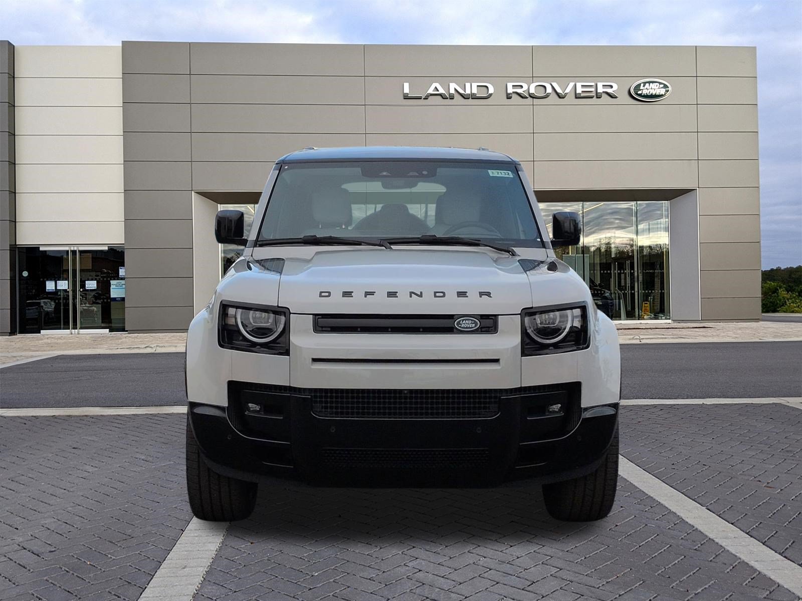 New 2026 Land Rover Defender 110 X-Dynamic SE AWD/4WD image 2