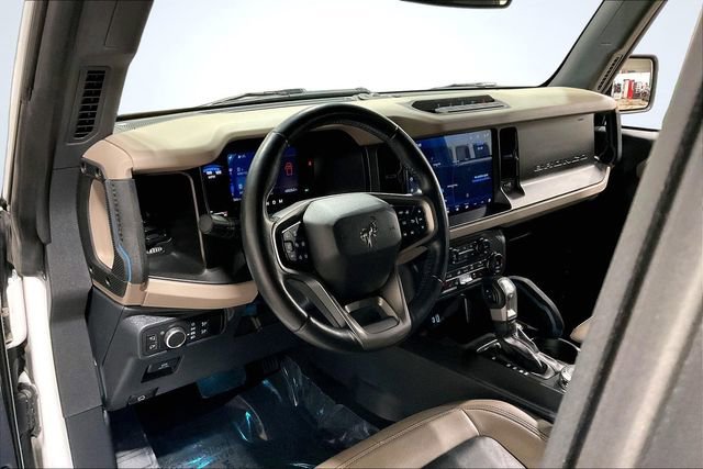 Used 2022 Ford Bronco Wildtrak image 16