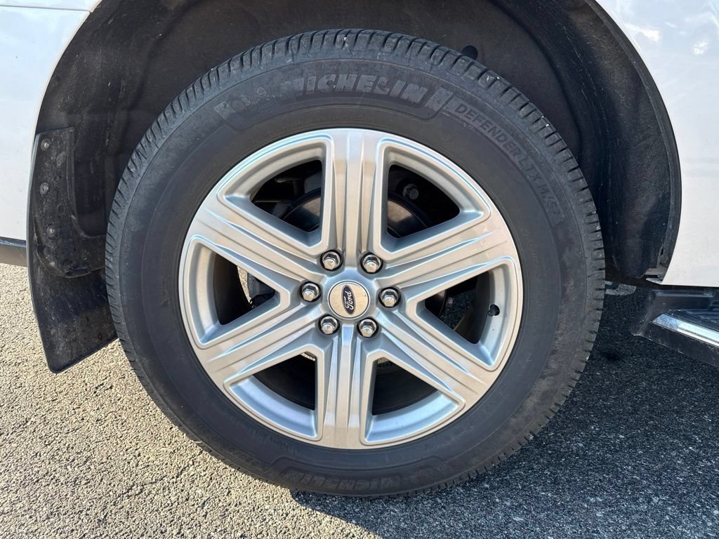 Used 2019 Ford Expedition XLT w/ Equipment Group 202A AWD/4WD image 6