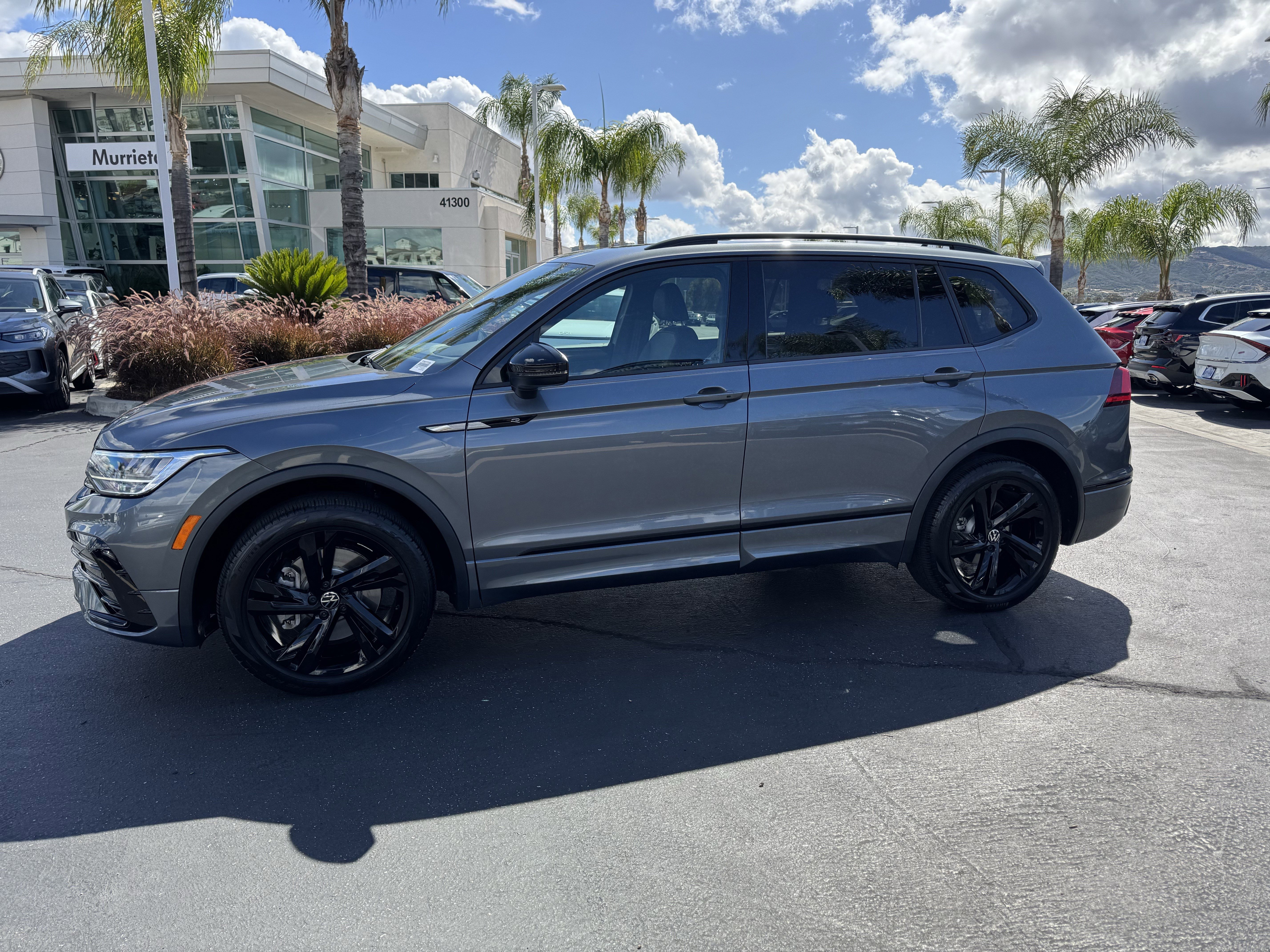 Certified 2024 Volkswagen Tiguan SE R-Line FWD image 7