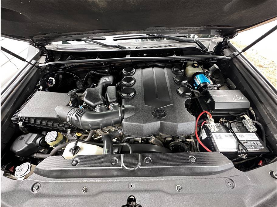 Used 2018 Toyota 4Runner TRD Off-Road AWD/4WD image 38