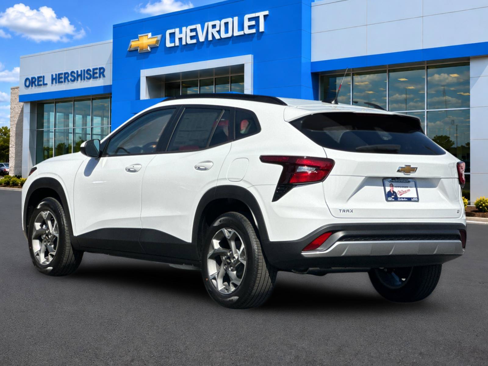 New 2026 Chevrolet Trax LT w/ LT Convenience Package FWD image 6