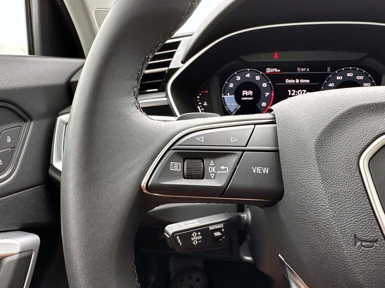 Used 2025 Audi Q3 2.0T Premium w/ Convenience Package image 29