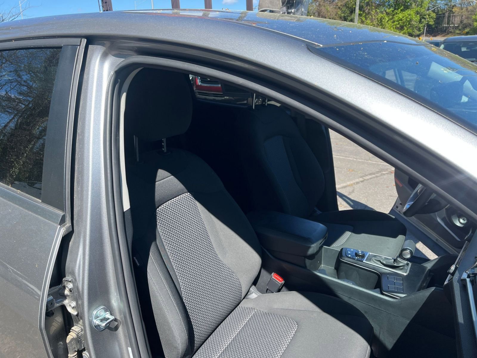 Used 2025 Kia Sportage LX image 35