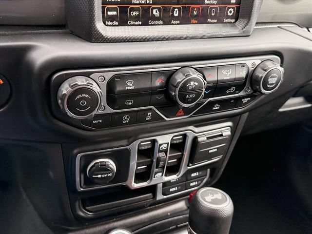 Used 2023 Jeep Wrangler Unlimited Sahara AWD/4WD image 23