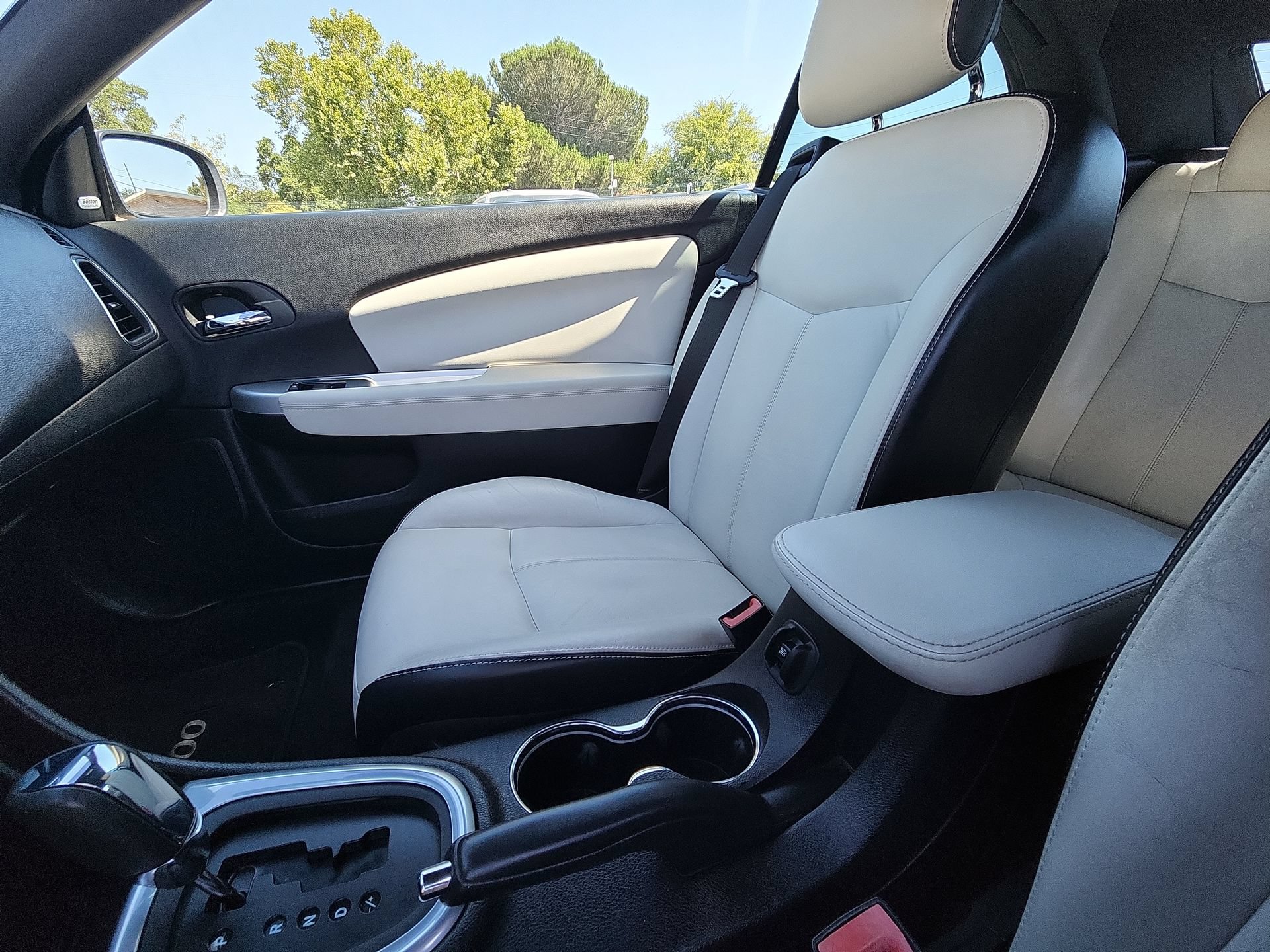 Used 2013 Chrysler 200 Limited FWD image 22