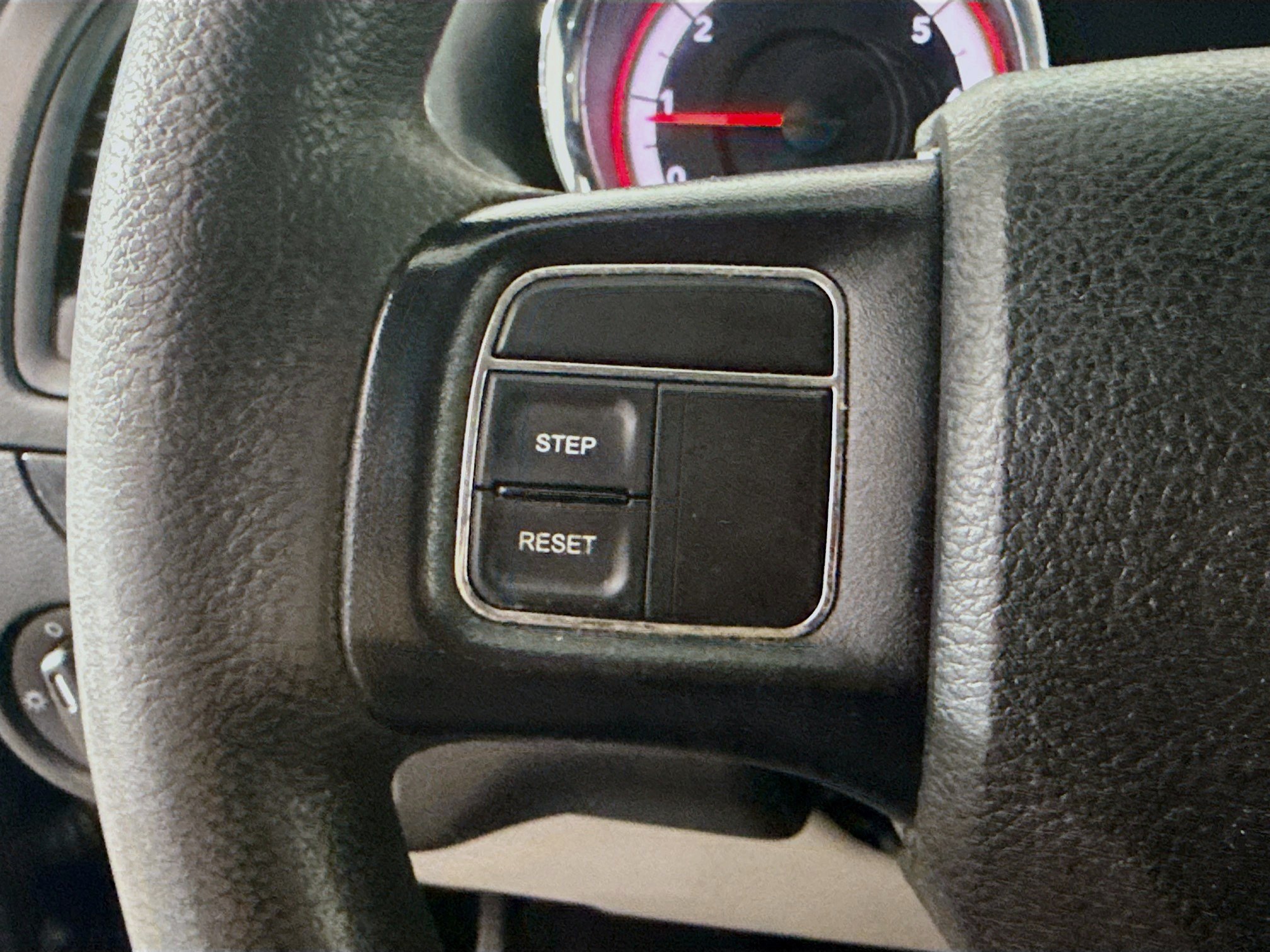 Used 2019 Dodge Grand Caravan SE FWD image 14