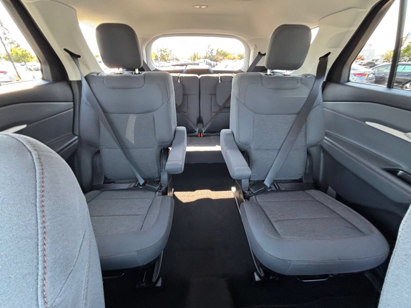 Used 2026 Ford Explorer Active AWD/4WD image 40