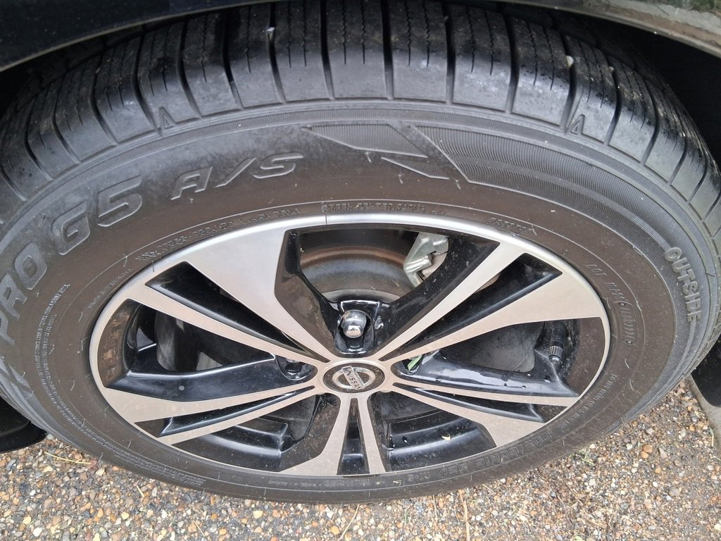 Used 2022 Nissan Sentra SV w/ All-Weather Package image 18