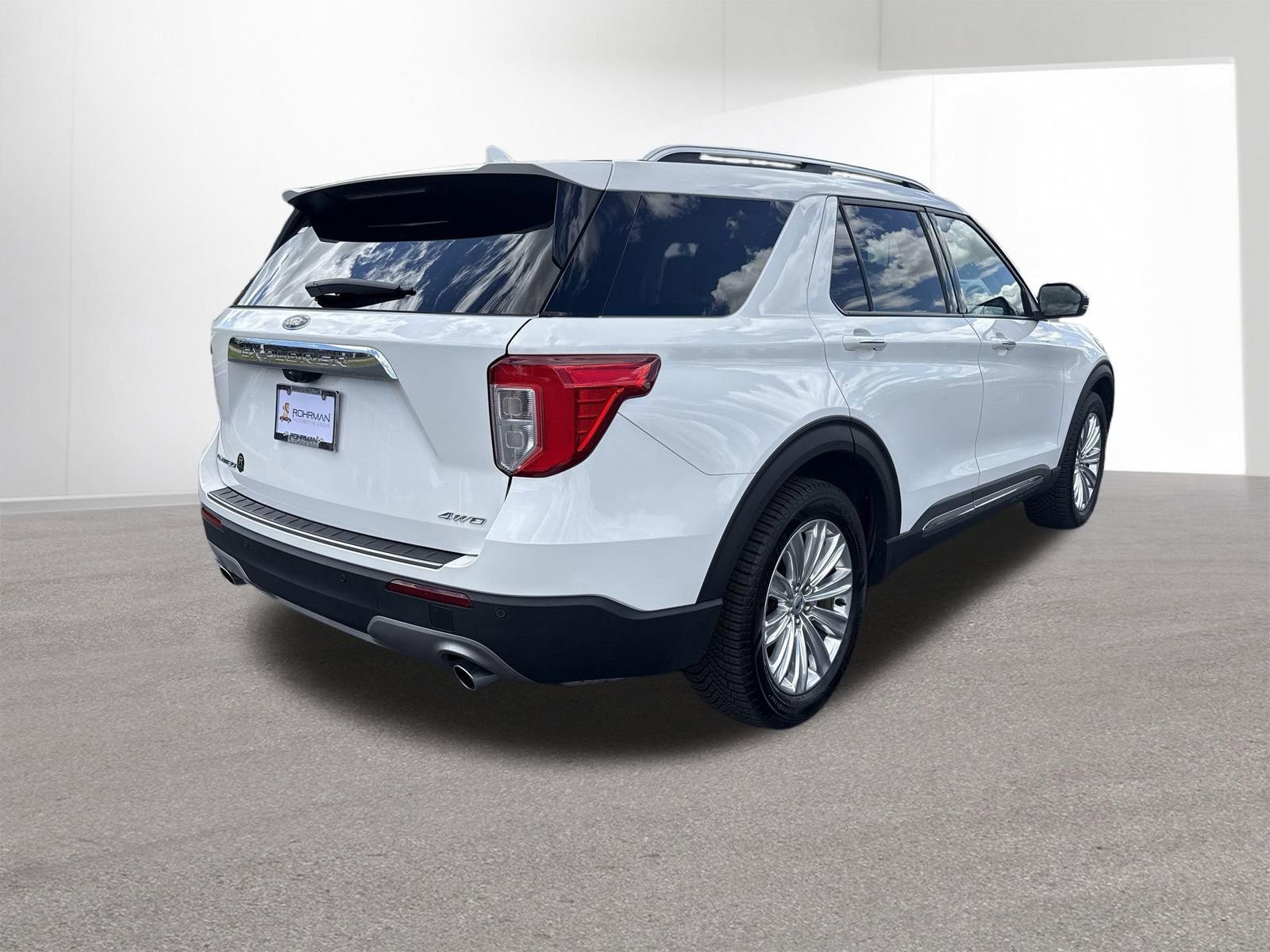 Used 2021 Ford Explorer Limited w/ Equipment Group 301A AWD/4WD image 8