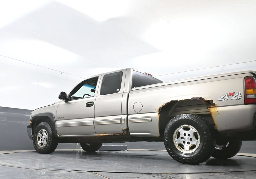 Used 2001 Chevrolet Silverado 1500 LS w/ Firm Ride Suspension Pkg AWD/4WD image 29
