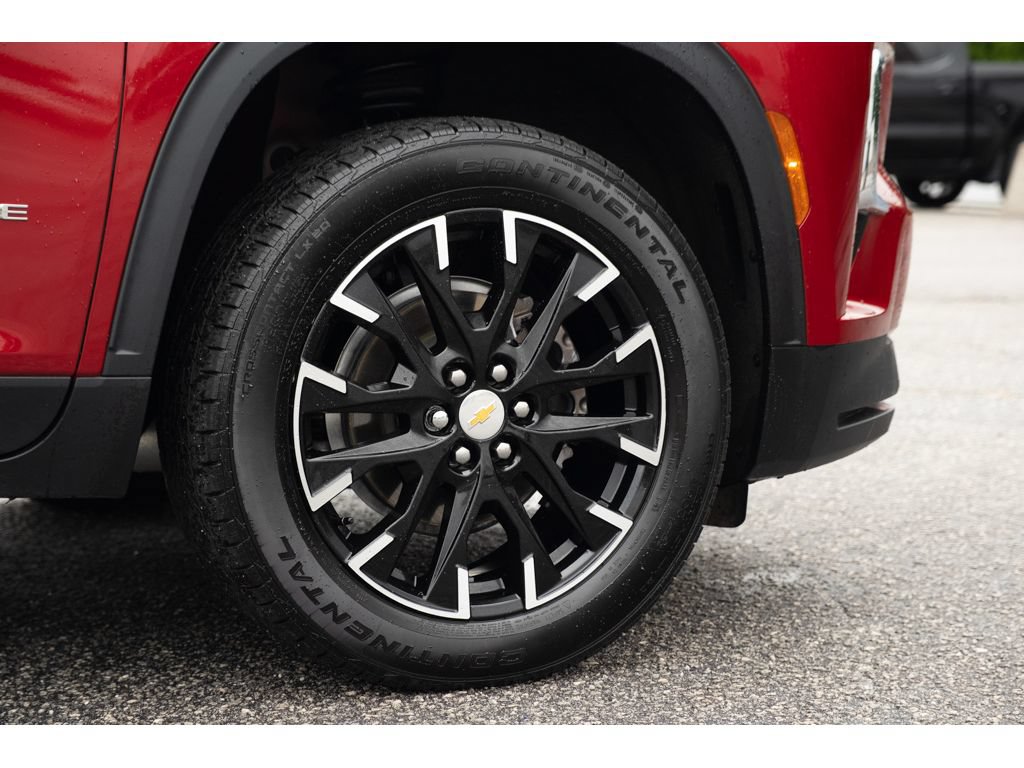 Used 2025 Chevrolet Traverse LT w/ Sun and Wheel Package FWD image 10