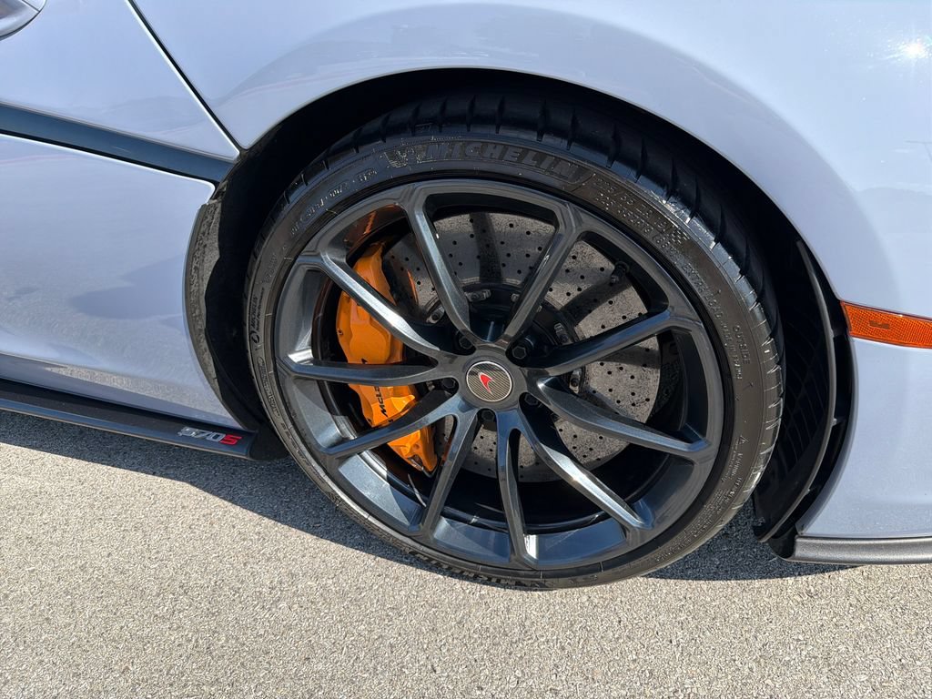 Used 2018 McLaren 570S Spider RWD image 15