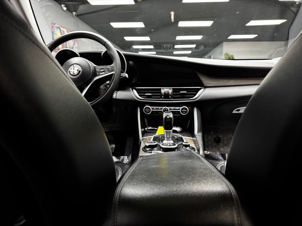 Used 2019 Alfa Romeo Giulia Ti w/ Nero Edizione image 41