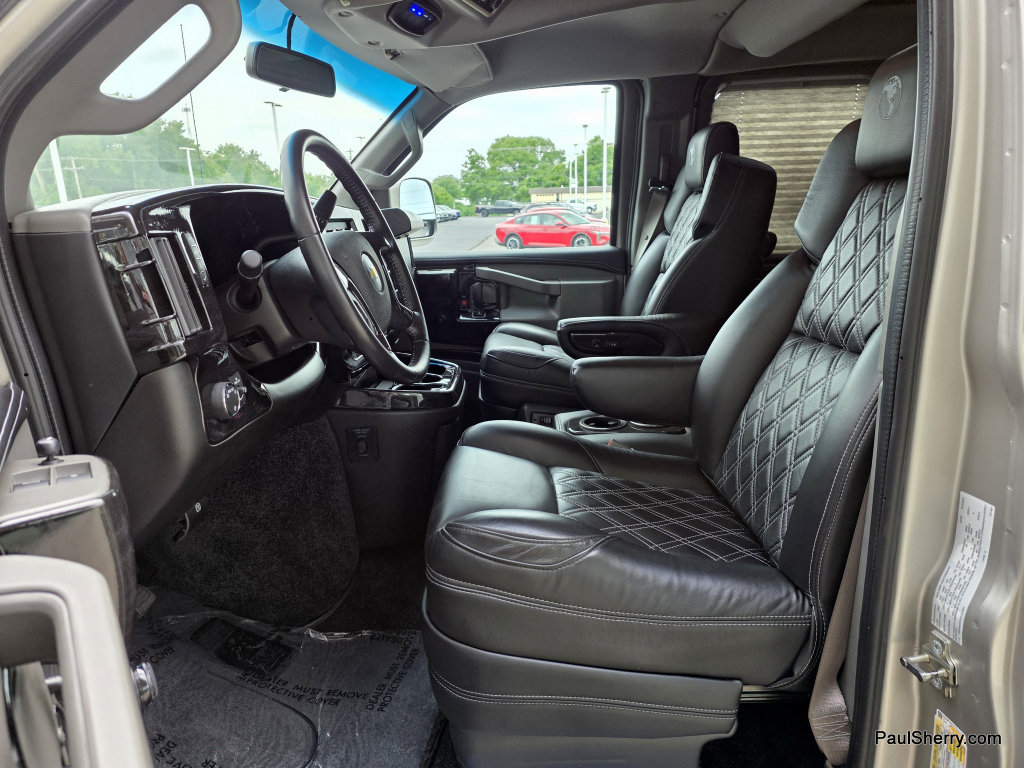 Used 2023 Chevrolet Express 2500 RWD image 43