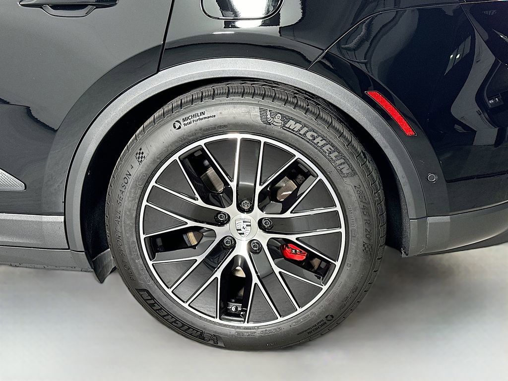 Used 2025 Porsche Macan 4S Electric image 34