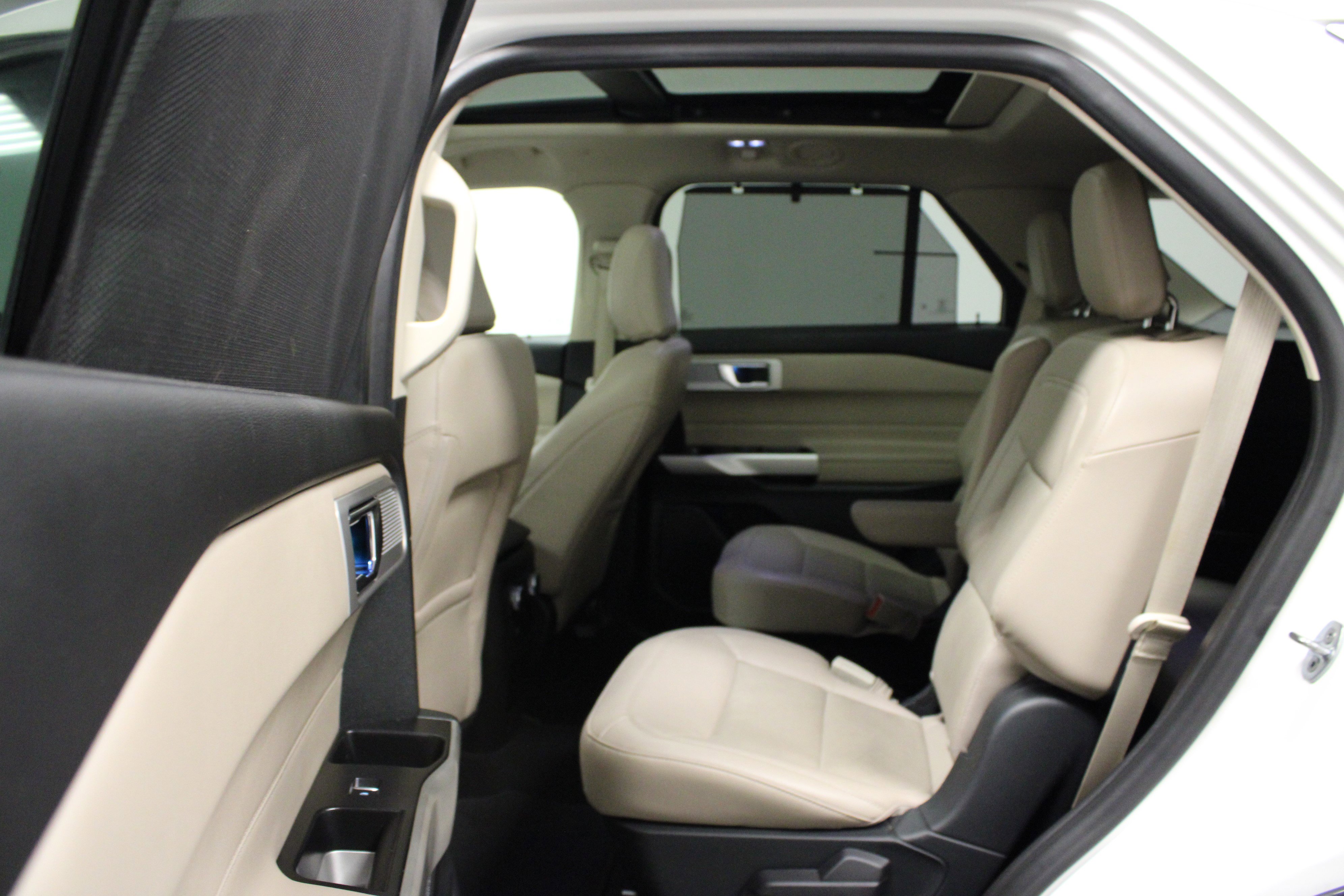 Used 2021 Ford Explorer Limited w/ Hybrid Equipment Group 310A image 13