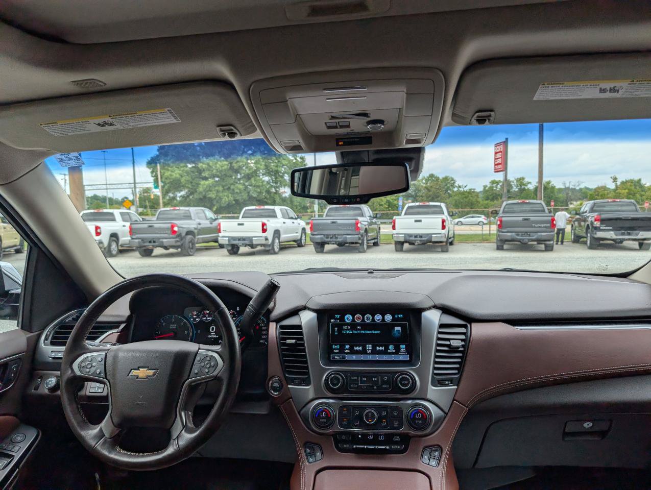 Used 2020 Chevrolet Suburban Premier w/ Premier 6.2L Value Package AWD/4WD image 15