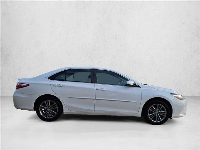Used 2017 Toyota Camry SE image 4