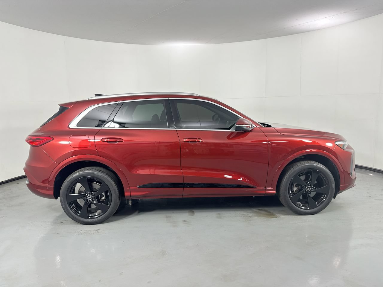 Used 2025 Audi Q5 Premium Plus w/ Premium Plus AWD/4WD image 38