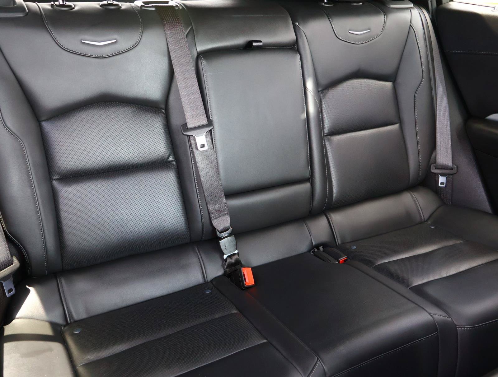 Used 2022 Cadillac XT4 Premium Luxury w/ Technology Package FWD image 25