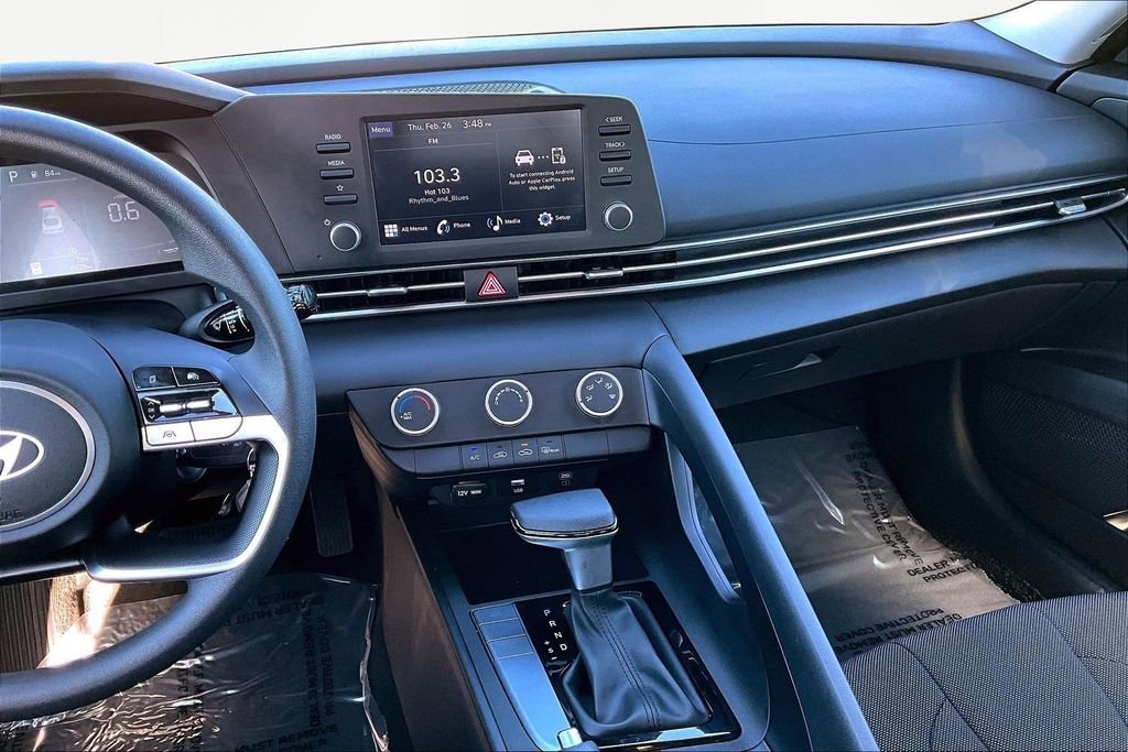 Used 2024 Hyundai Elantra SE image 6
