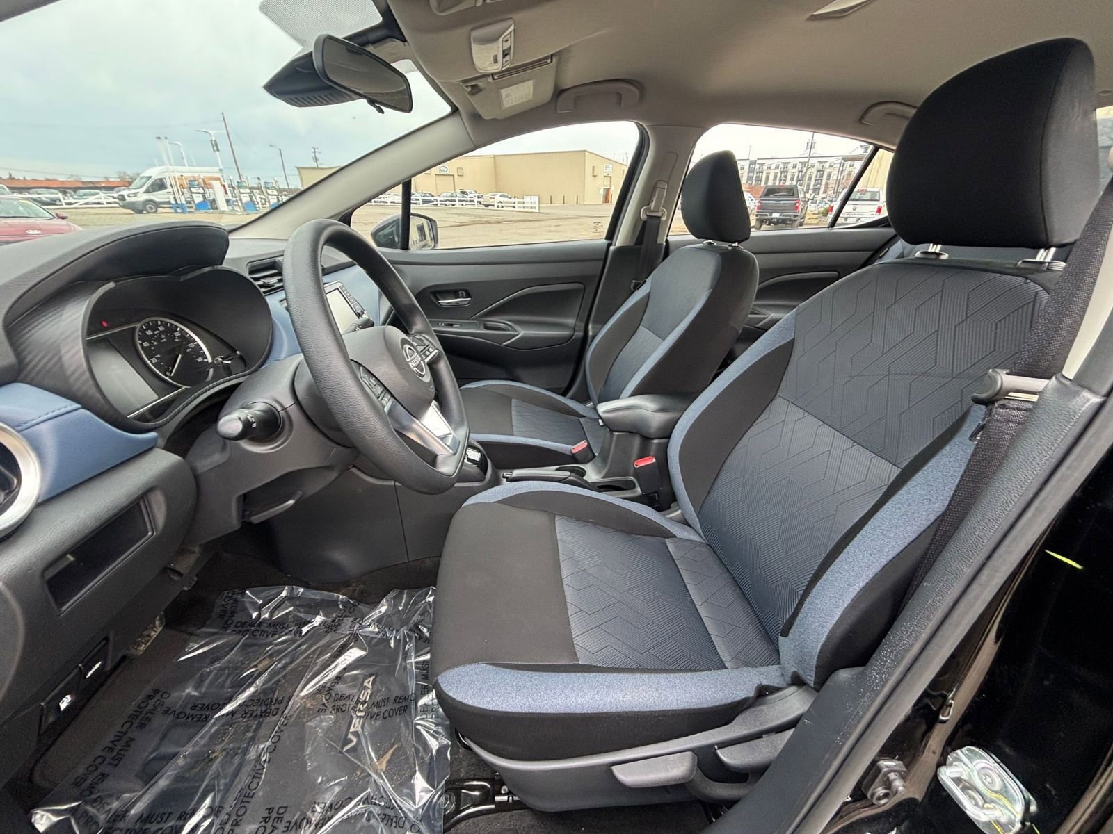 Used 2025 Nissan Versa SV image 27