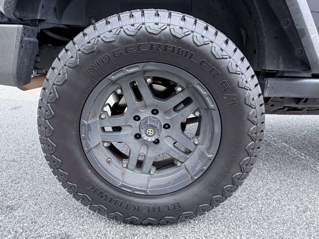 Used 2009 Jeep Wrangler Unlimited Rubicon w/ Dual Top Group image 27