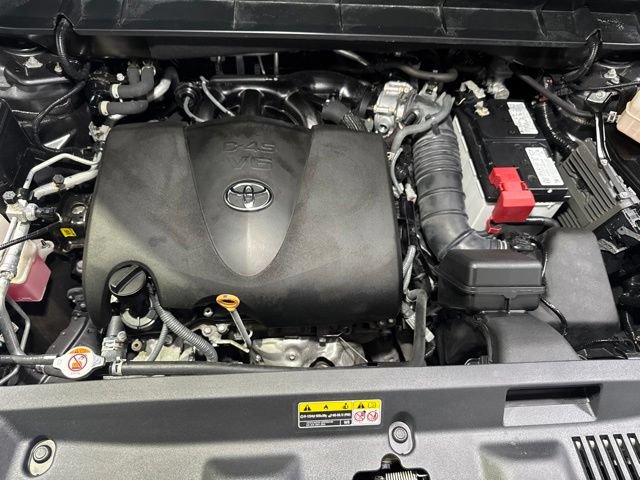 Used 2022 Toyota Highlander XLE AWD/4WD image 8