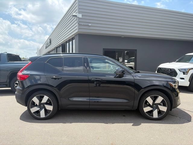 Used 2024 Volvo XC40 Recharge Plus w/ Protection Package Premier AWD/4WD image 2