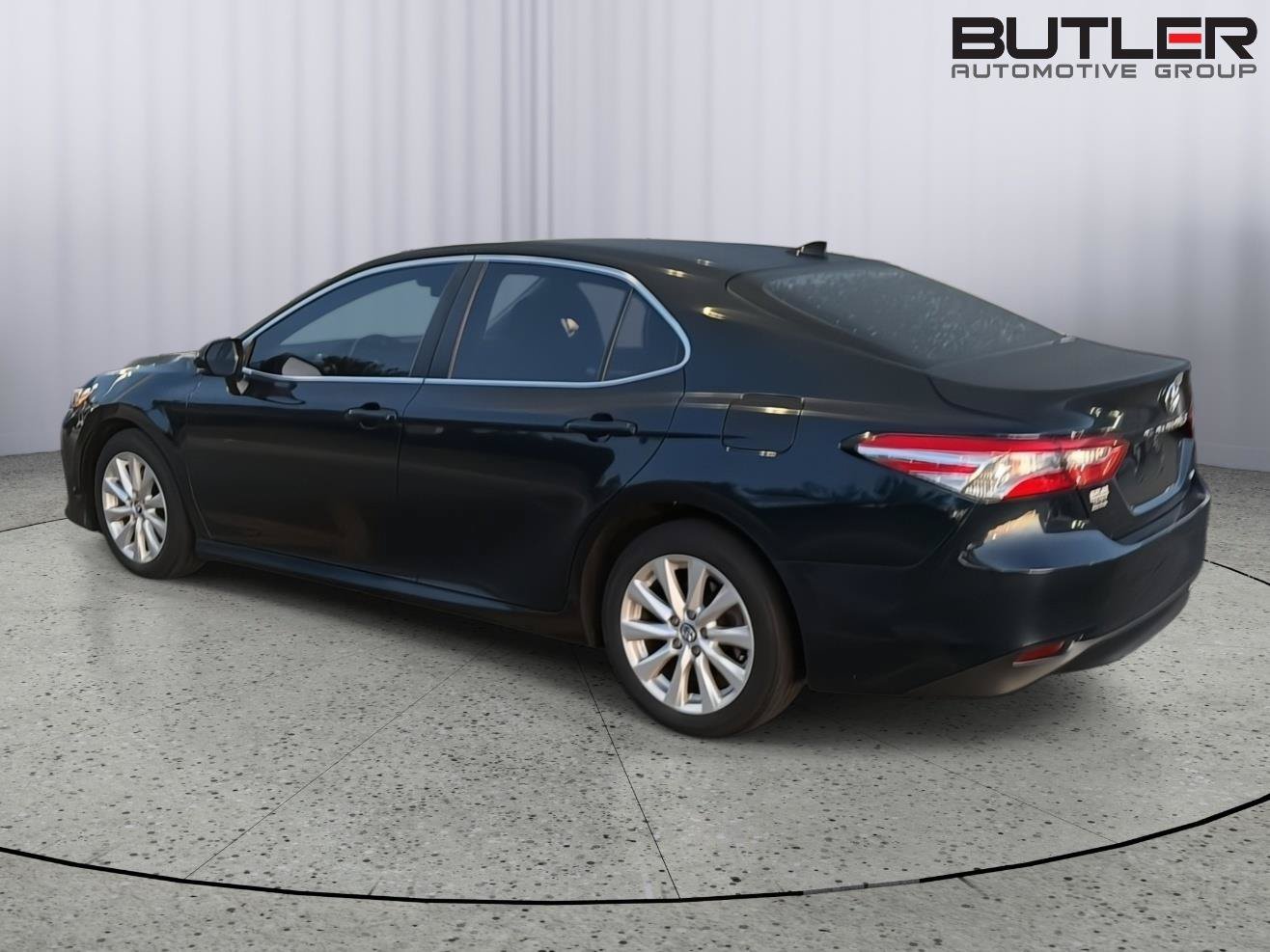 Used 2020 Toyota Camry LE FWD image 10