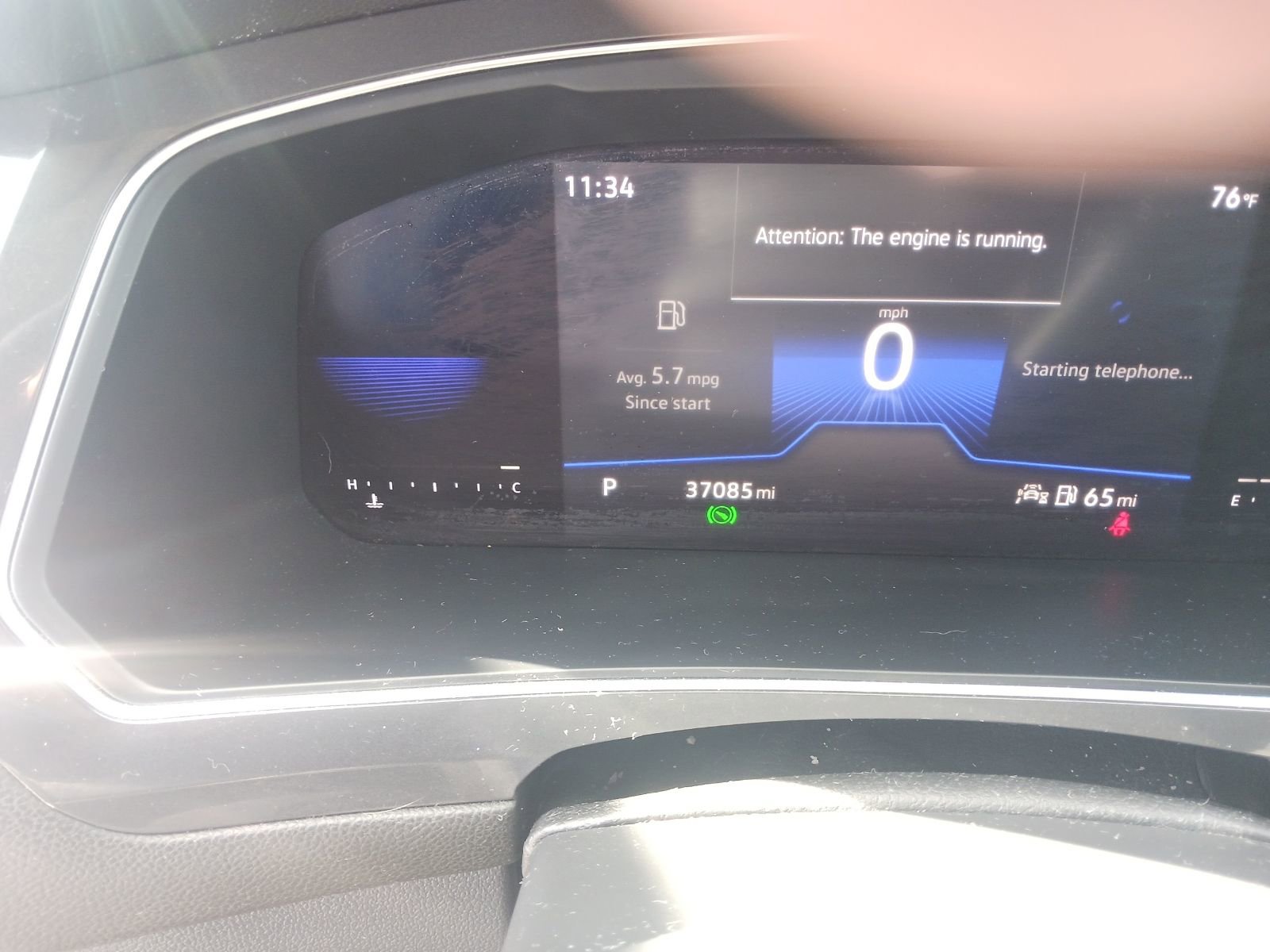 Used 2023 Volkswagen Tiguan SE w/ Panoramic Sunroof Package image 5