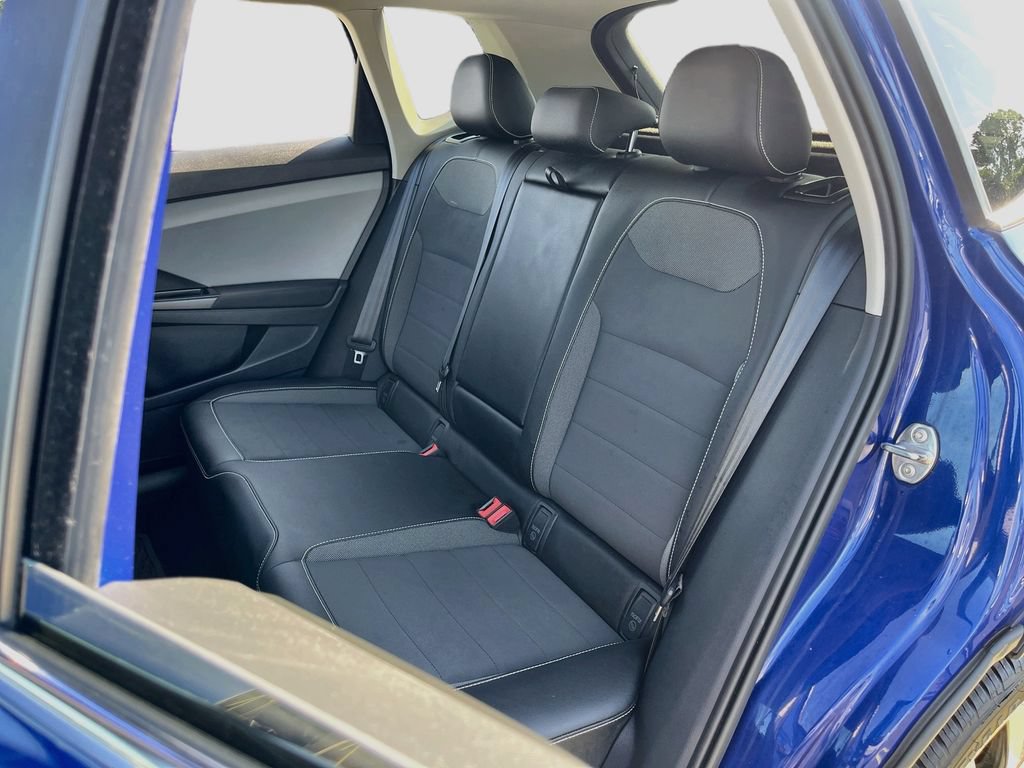 Used 2022 Volkswagen Taos SE FWD image 23